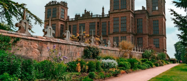 The gardens and grounds to the side of the Hardwick Hall entrance.